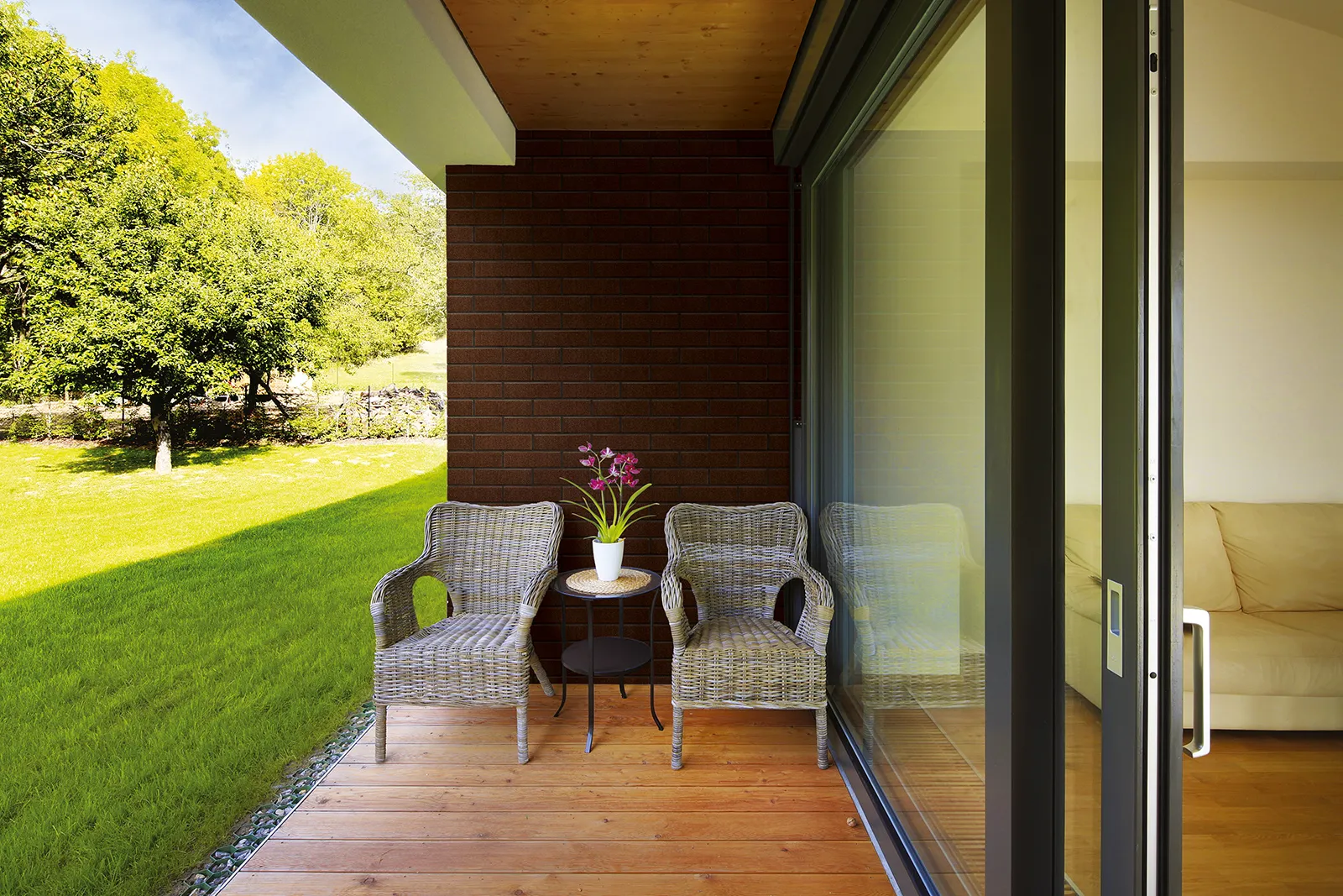 King Klinker Brown Glazed brick slips on a building