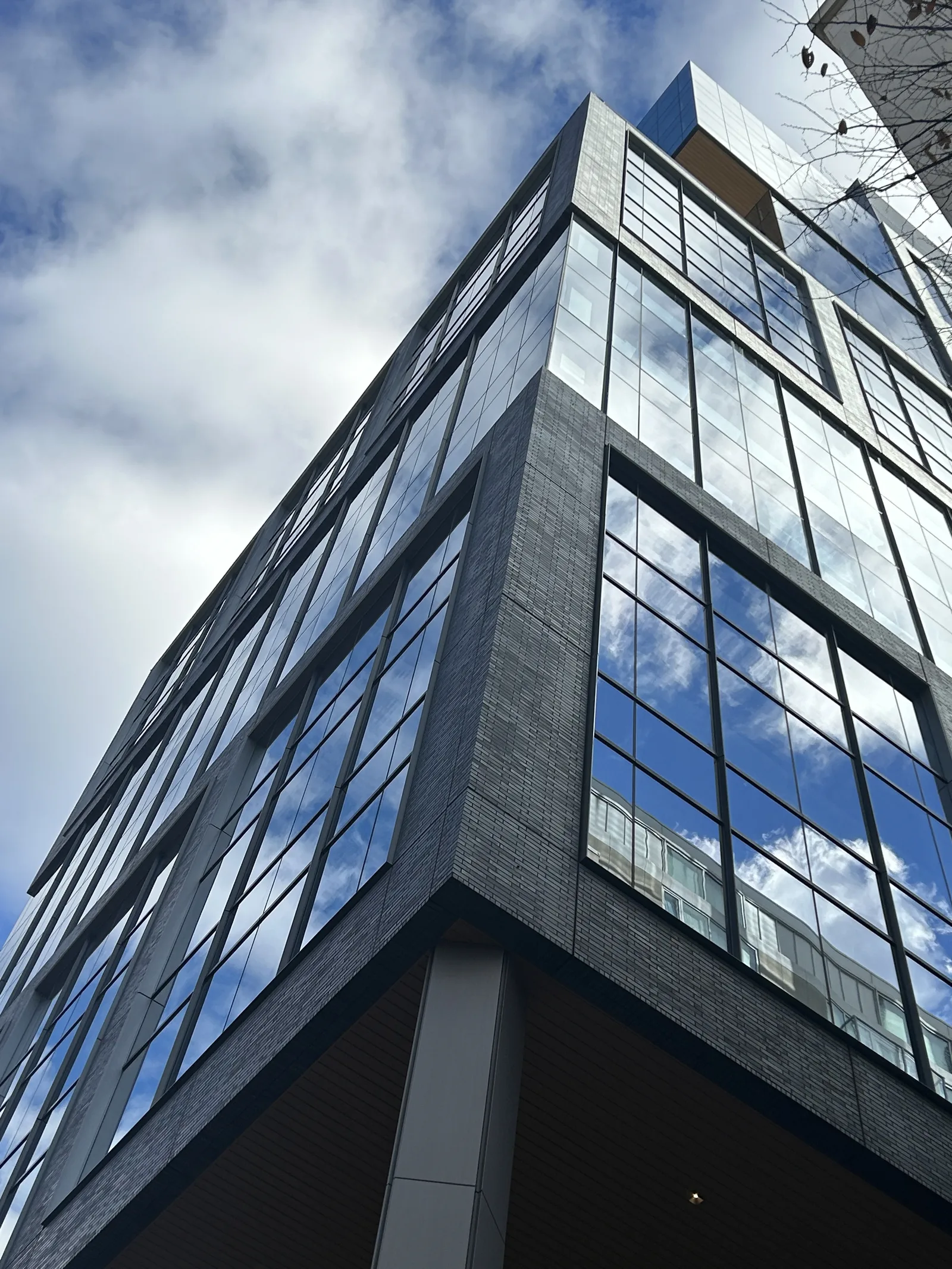 King Klinker Obsidian Shadow thin brick on 2222 Market Street, Philadelphia