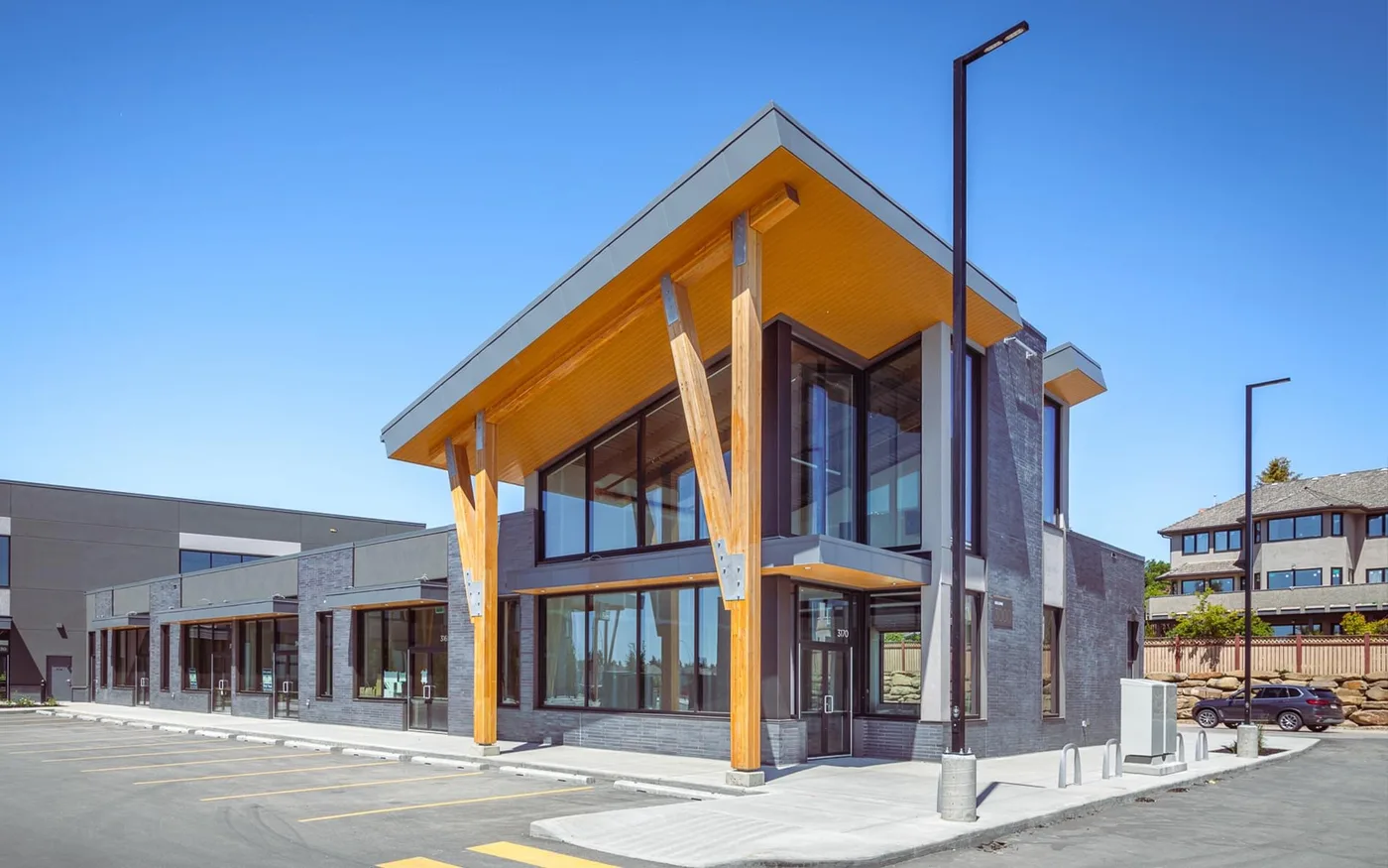King Klinker Obsidian Shadow, Christie Crossing, Calgary