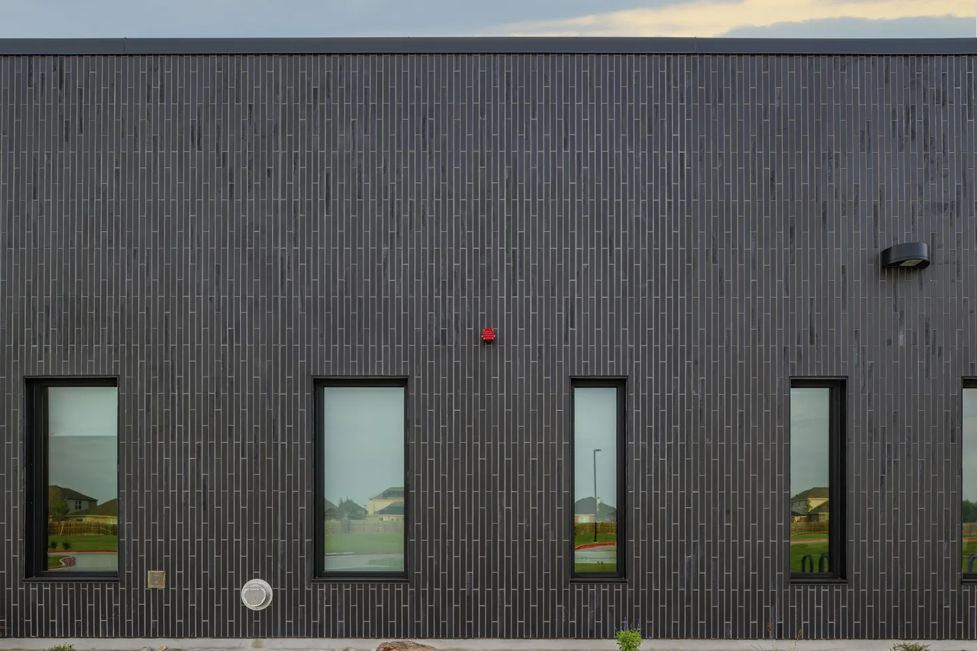King Klinker thin brick, Dorothy Martinez Elementary School, Little Elm, Texas
