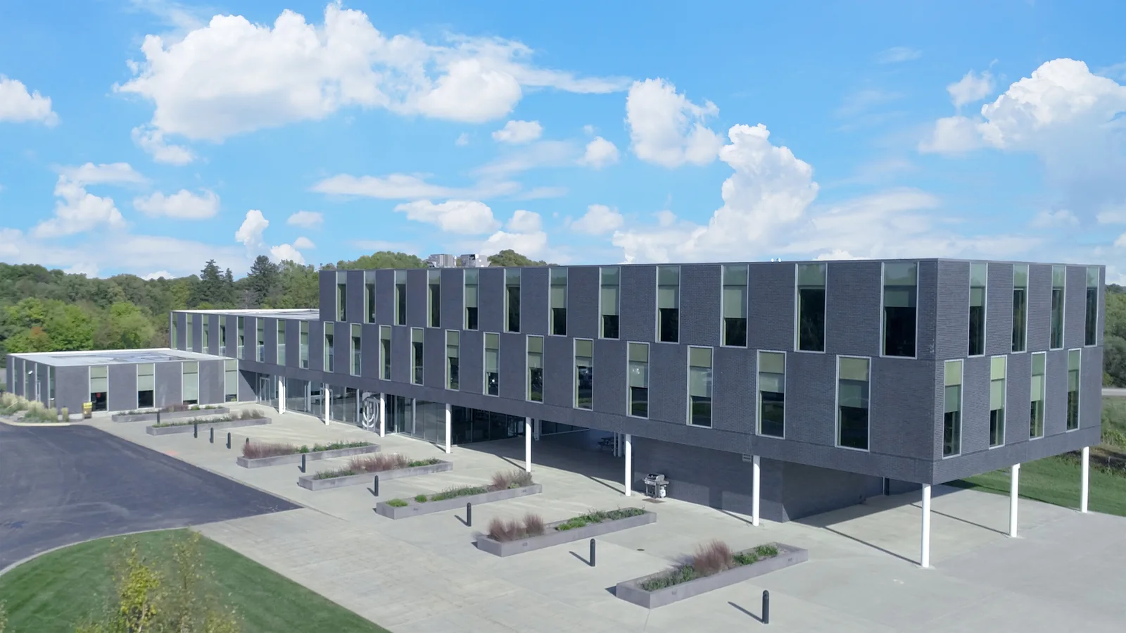 Endicott thin brick, Honor Credit Union Operation Center, Berrien Springs, Michigan