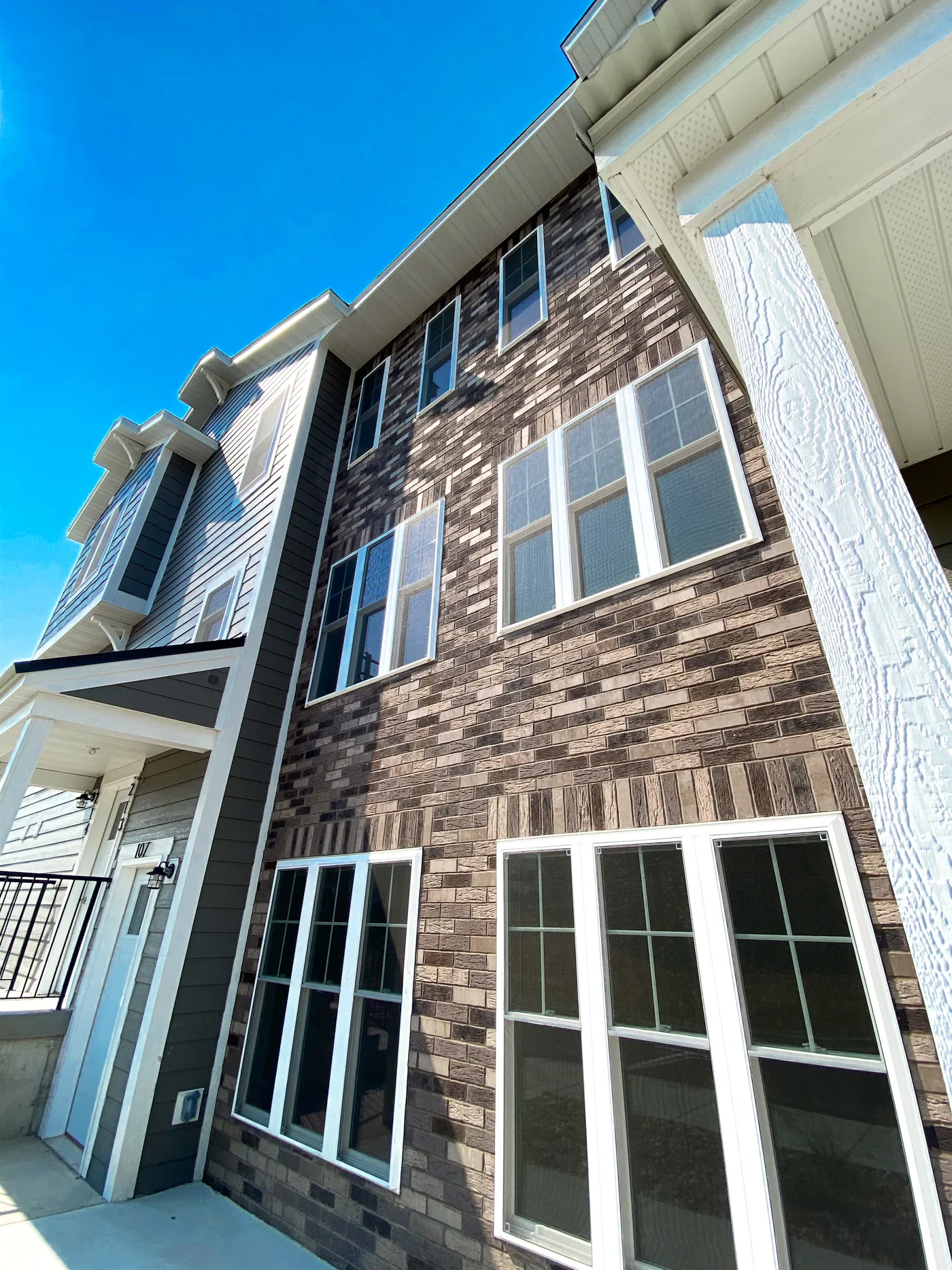 King Klinker thin brick, Great River Residences, Onalaska, Wisconsin