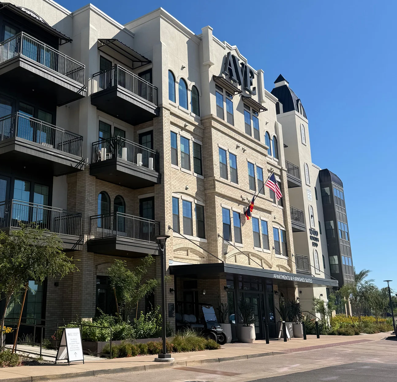 King Klinker Desert Land, Multifamily building, Phoenix, Arizona