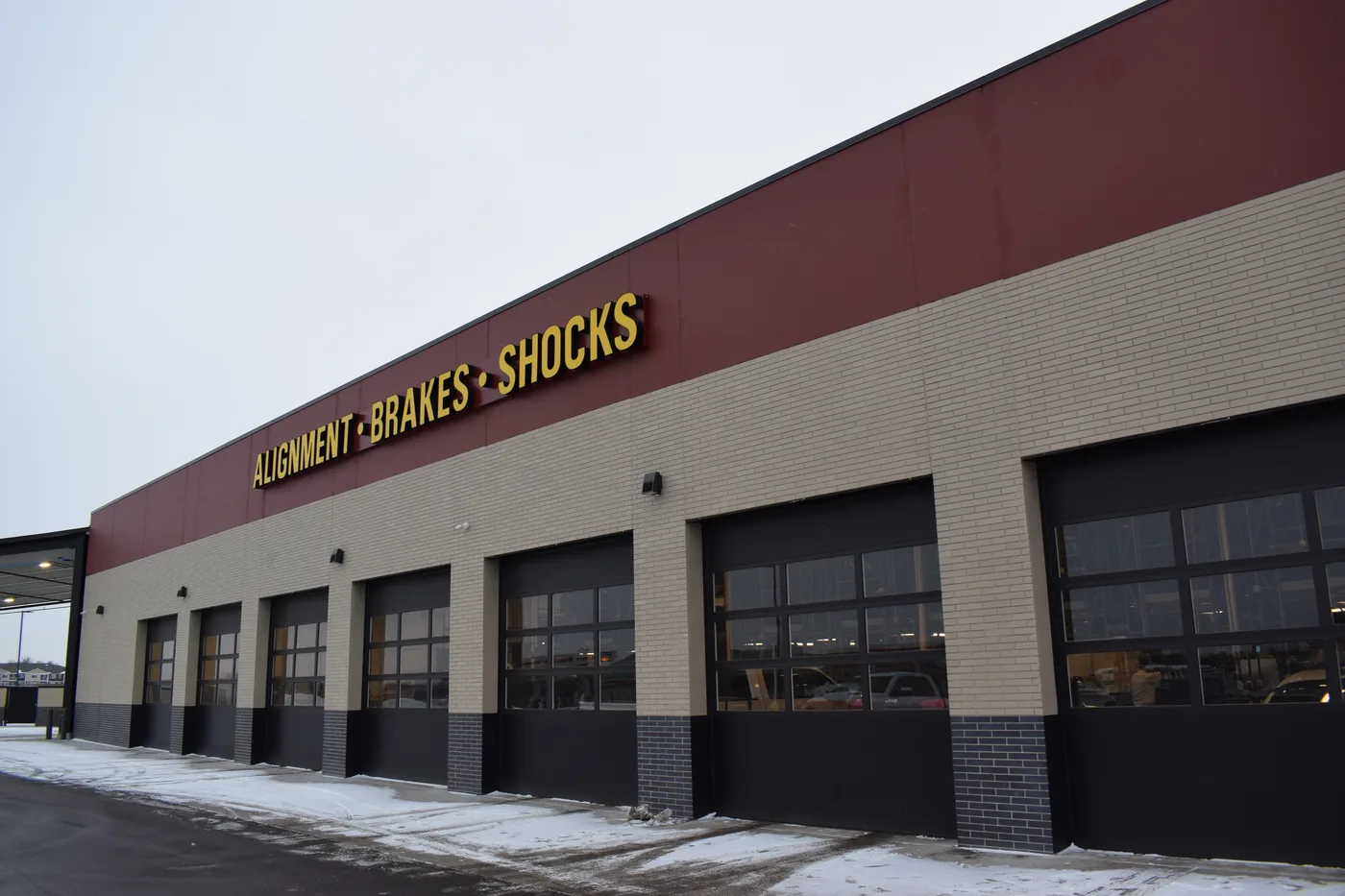 King Klinker thin brick, Les Schwab Tire Center, North Branch, Minnesota