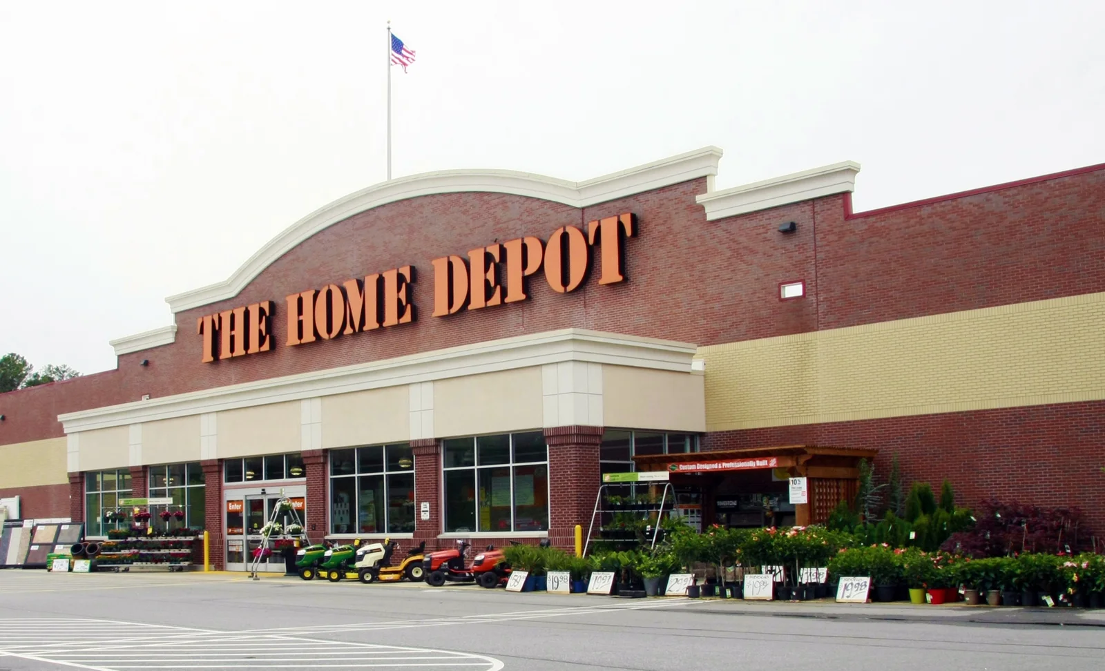 Home Depot, MetroBrick 101 Commons, 350 Main Street Flashed