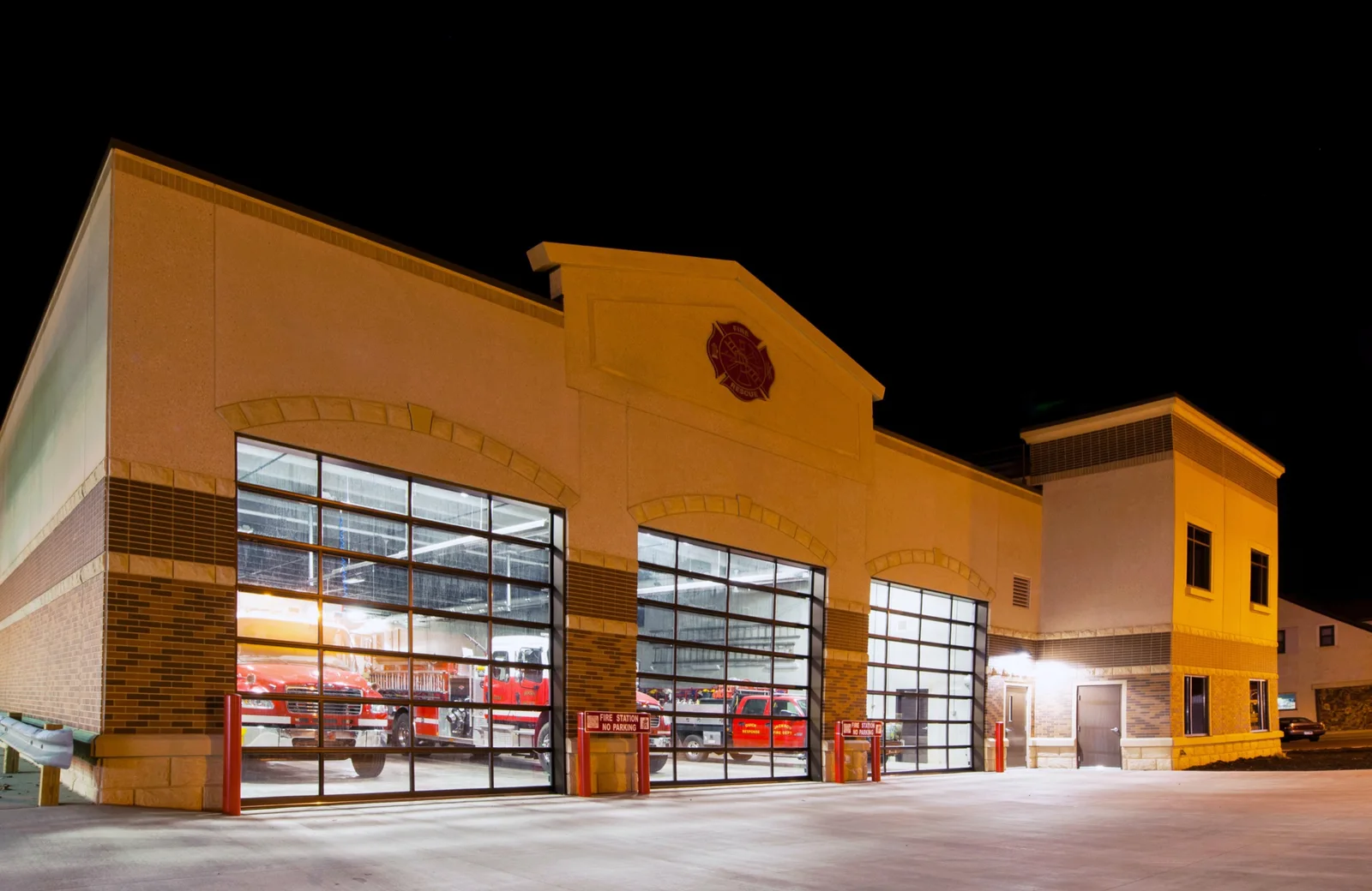Jackson Fire Department, MetroBrick 108 Brownstone, 155 Fieldstone Flashed, 250 Courtyard Flashed