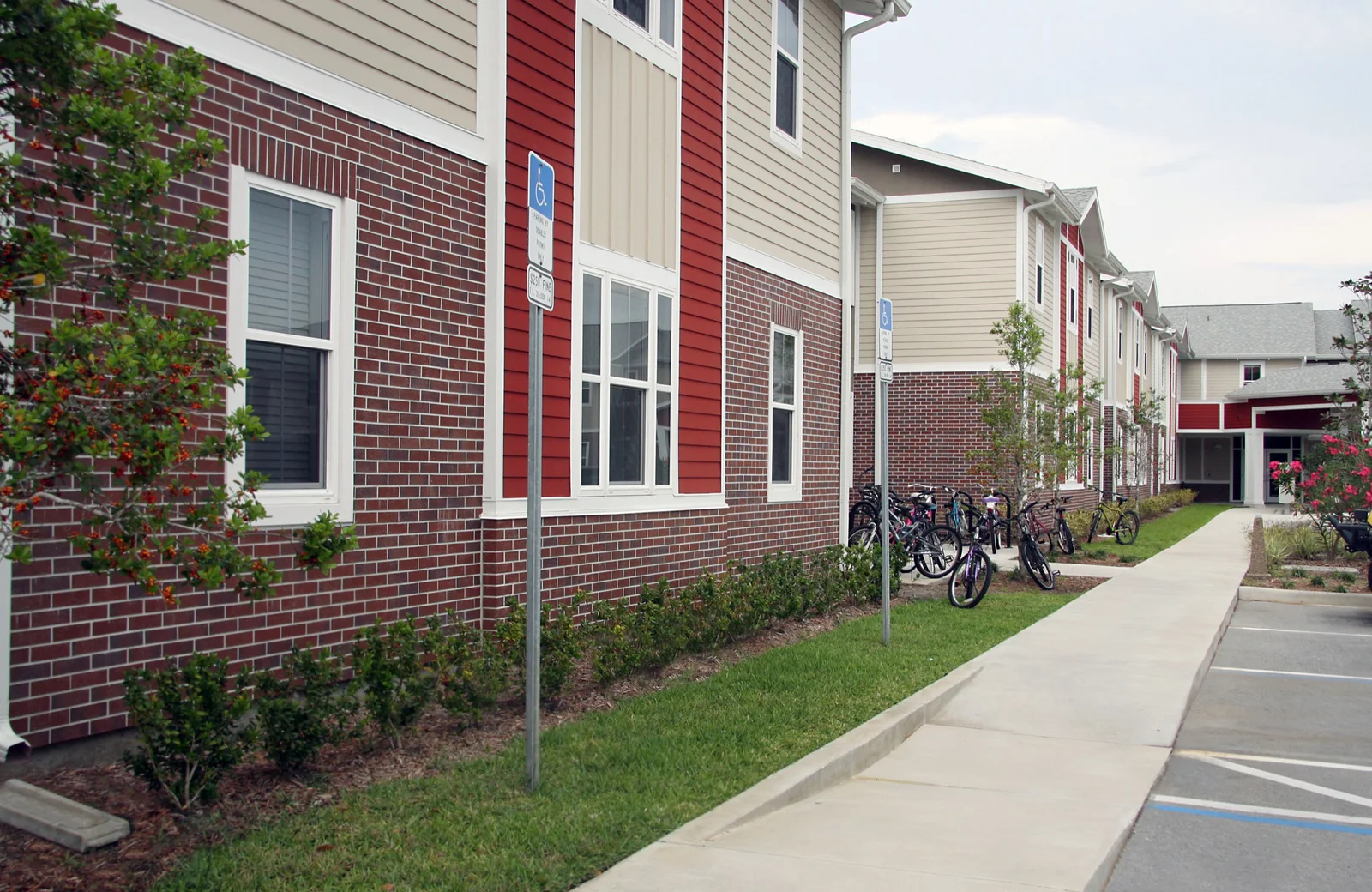 Newman Student Housing, MetroBrick 350 Main Street Flashed