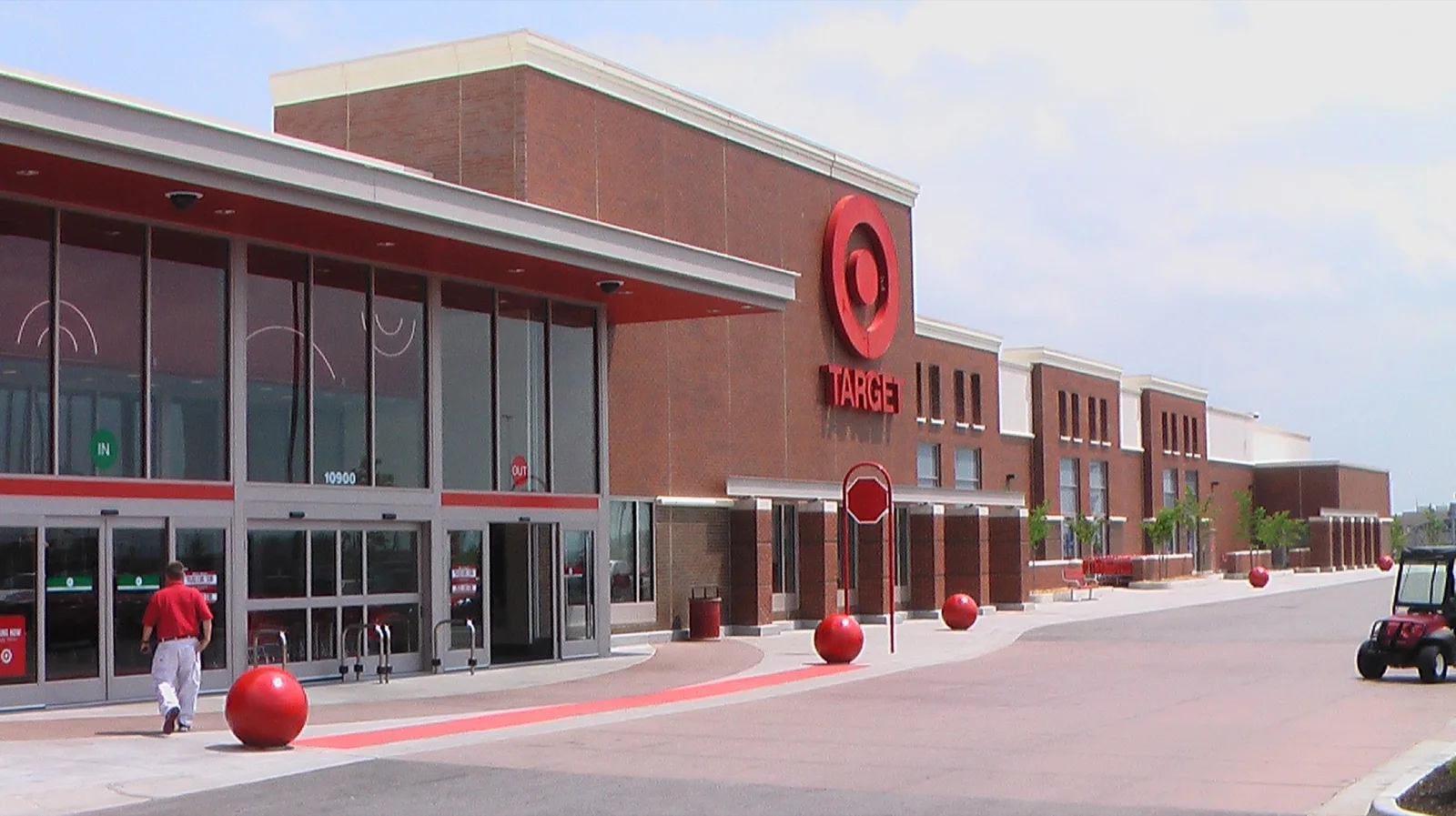Target, MetroBrick 205 Marketplace, 220 Courtyard