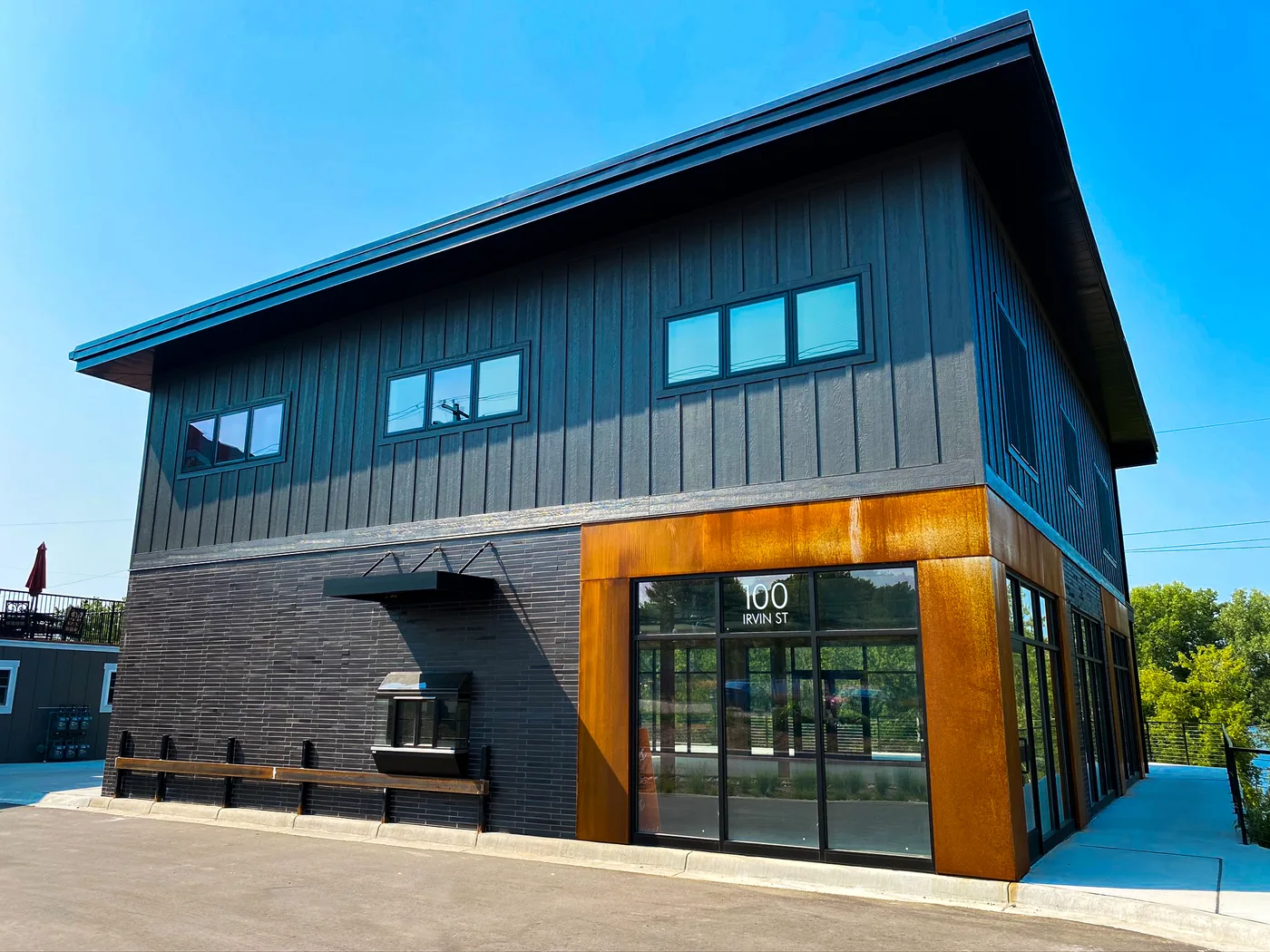 Onalaska Community Center, Wisconsin, with King Klinker Midnight Dazzle