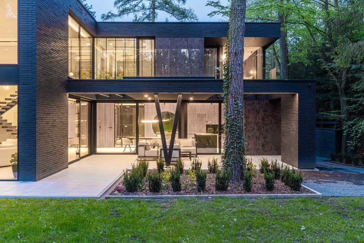 King Klinker Black Heart brick slips, the Concealed House, Poland