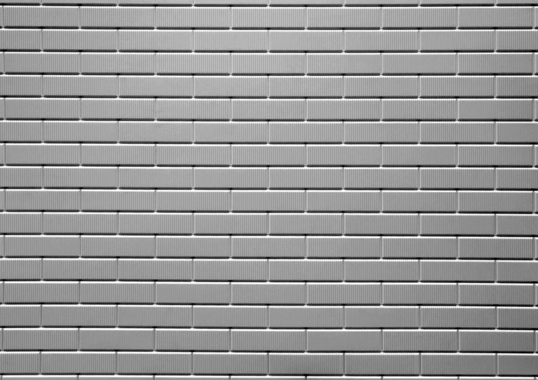 Half bond formliner pattern cast in concrete